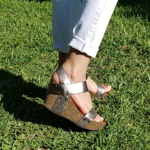 NEW PEWTER STRAPPY PLATFORM WEDGES - Picture 5 of 6